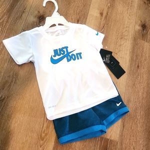 NWT Nike Dri-Fit 2 piece Outfit